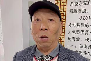 揩油是不是！？约基奇绊倒了浓眉 还顺手轻抚浓眉翘臀